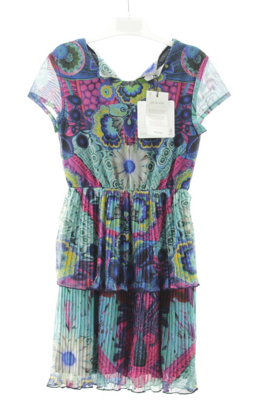Robe Desigual de la taille 7 ans avec une étiquette