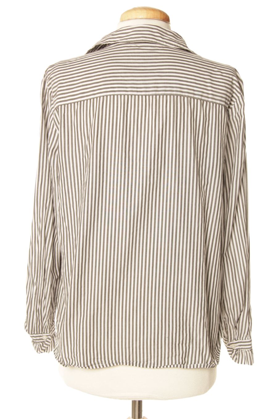 Camisa de Pedro del Hierro de la talla S, de color rayas