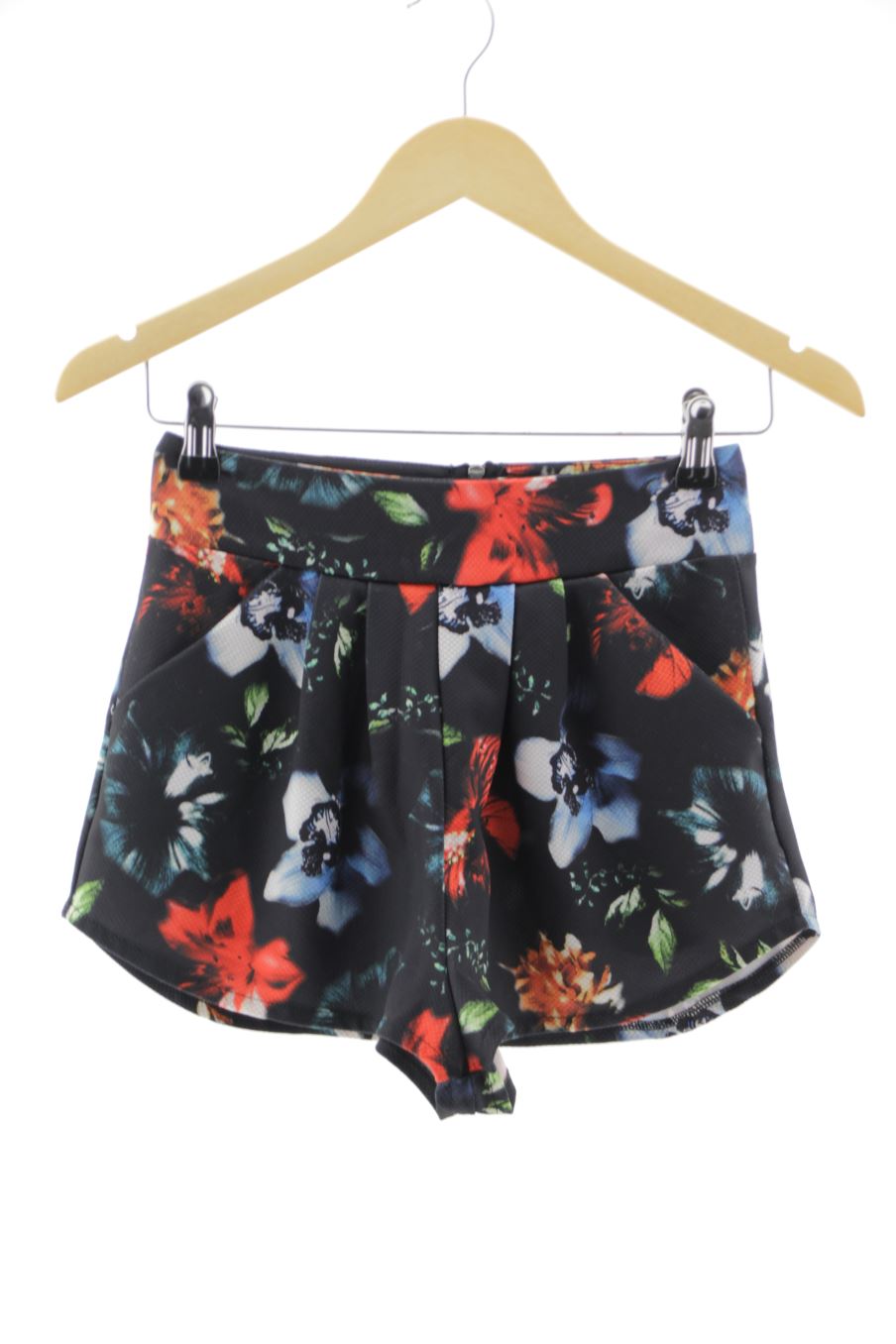 Shorts Pull & Bear de la taille S, de couleur fleurs