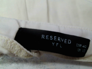 Pantalon Reserved de la taille 40, de couleur beige