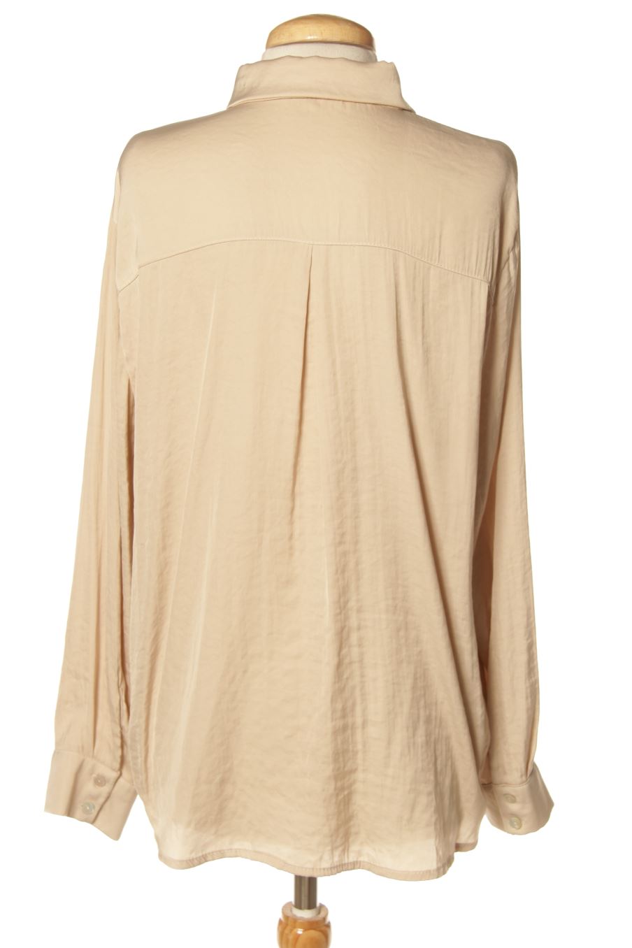 Camisa de Marka de la talla XL, de color beige