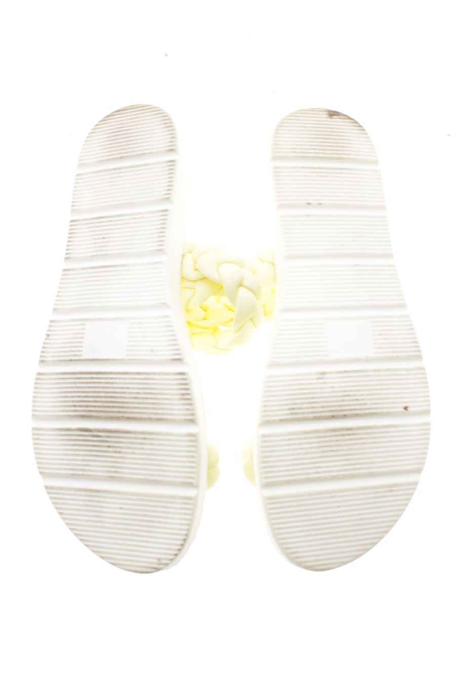Sandalias planas de Soda de la talla 39, de color amarillo de