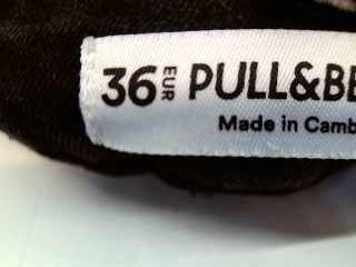 Vaqueros de Pull & Bear de la talla 36, de color negro de ropa vaquera