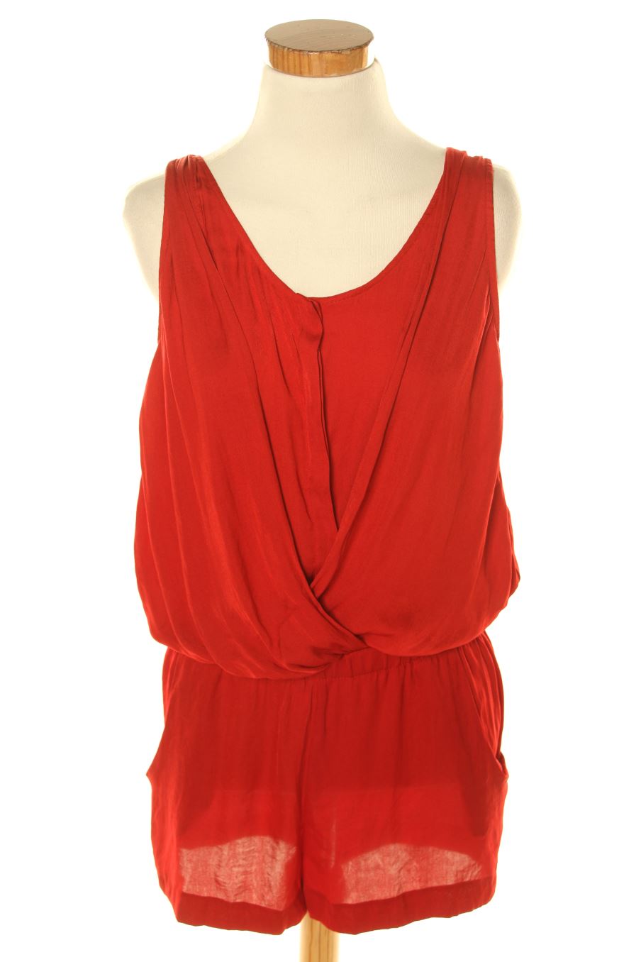 Mono de Zara de la talla XS, de color burdeos
