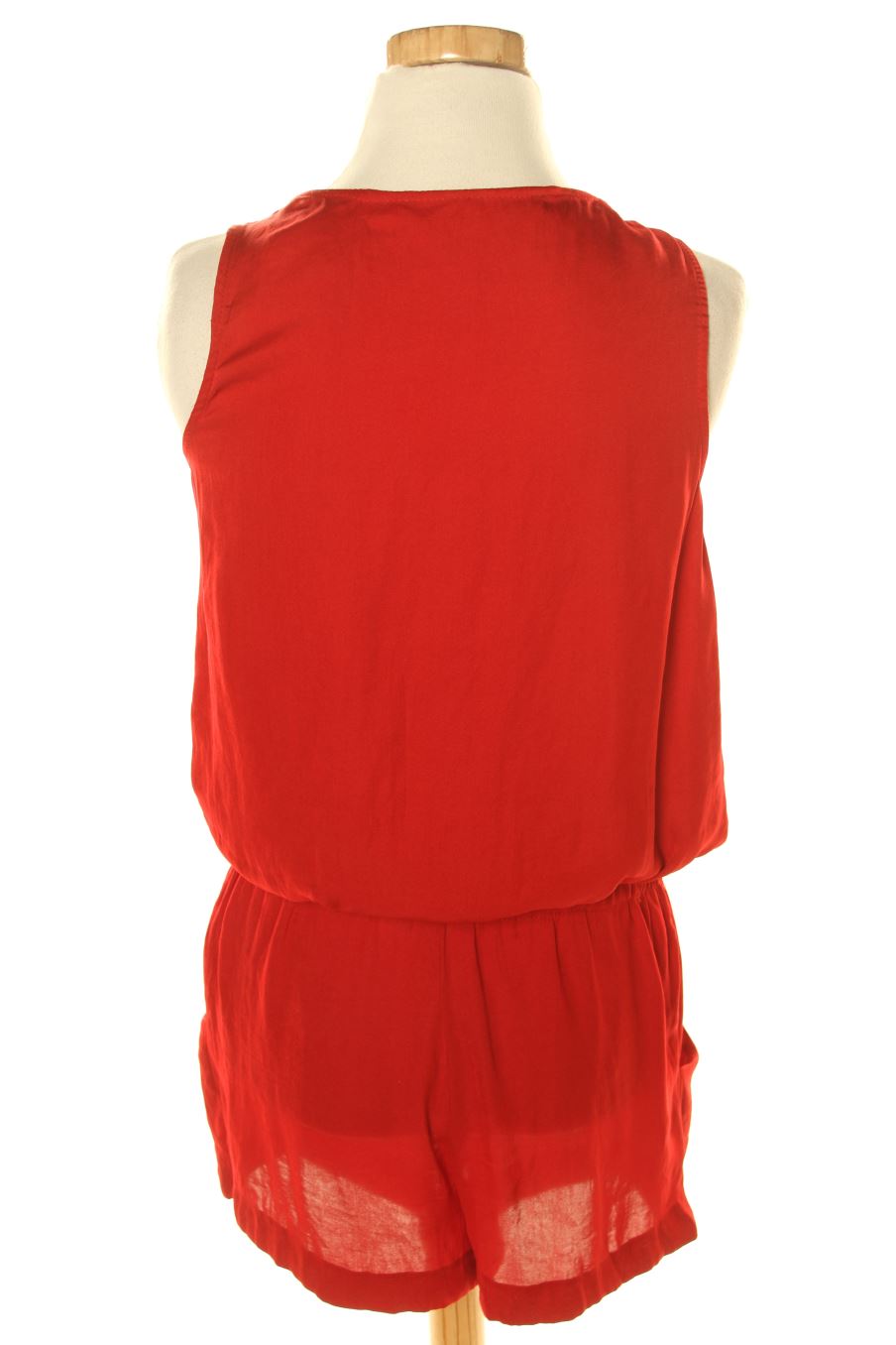 Mono de Zara de la talla XS, de color burdeos