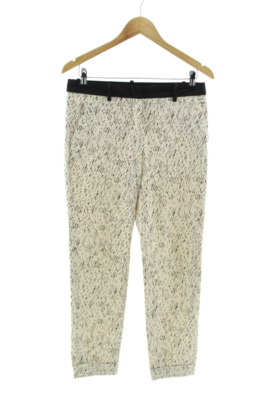Pantalón de Zara de la talla M, de color beige