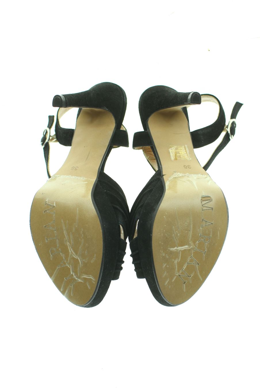 Sandalias tacon de Tejus de la talla 36, de color negro de