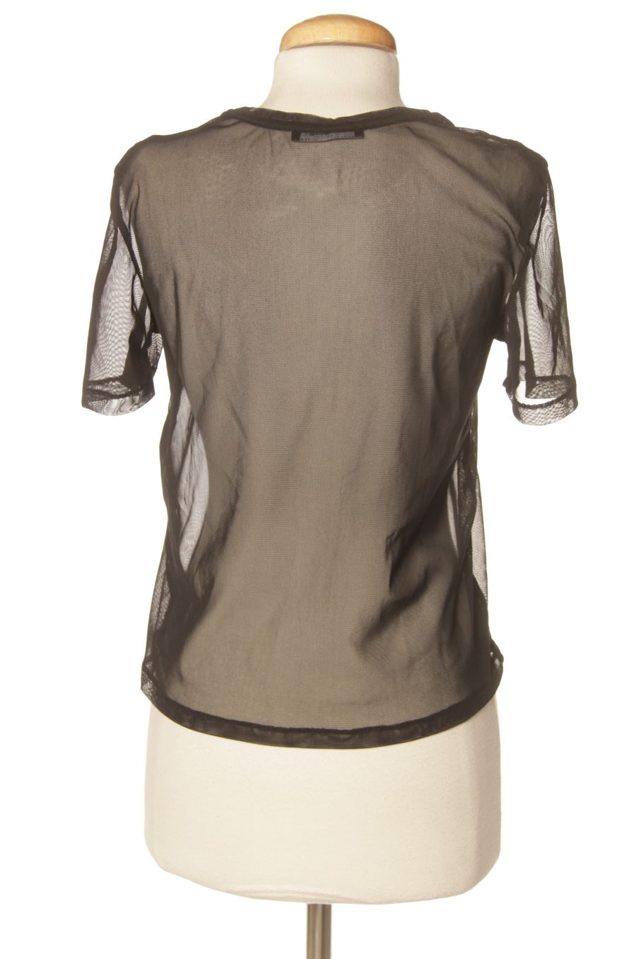 T-shirt trf (ZARA) de la taille S, de couleur noir