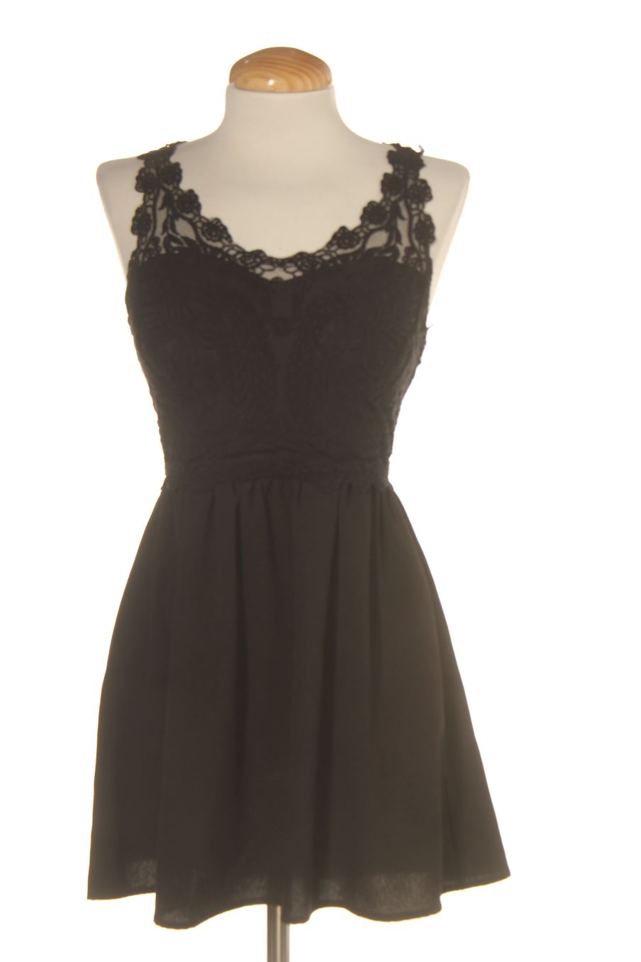 Vestido casual de H&M de la talla 34, de color negro
