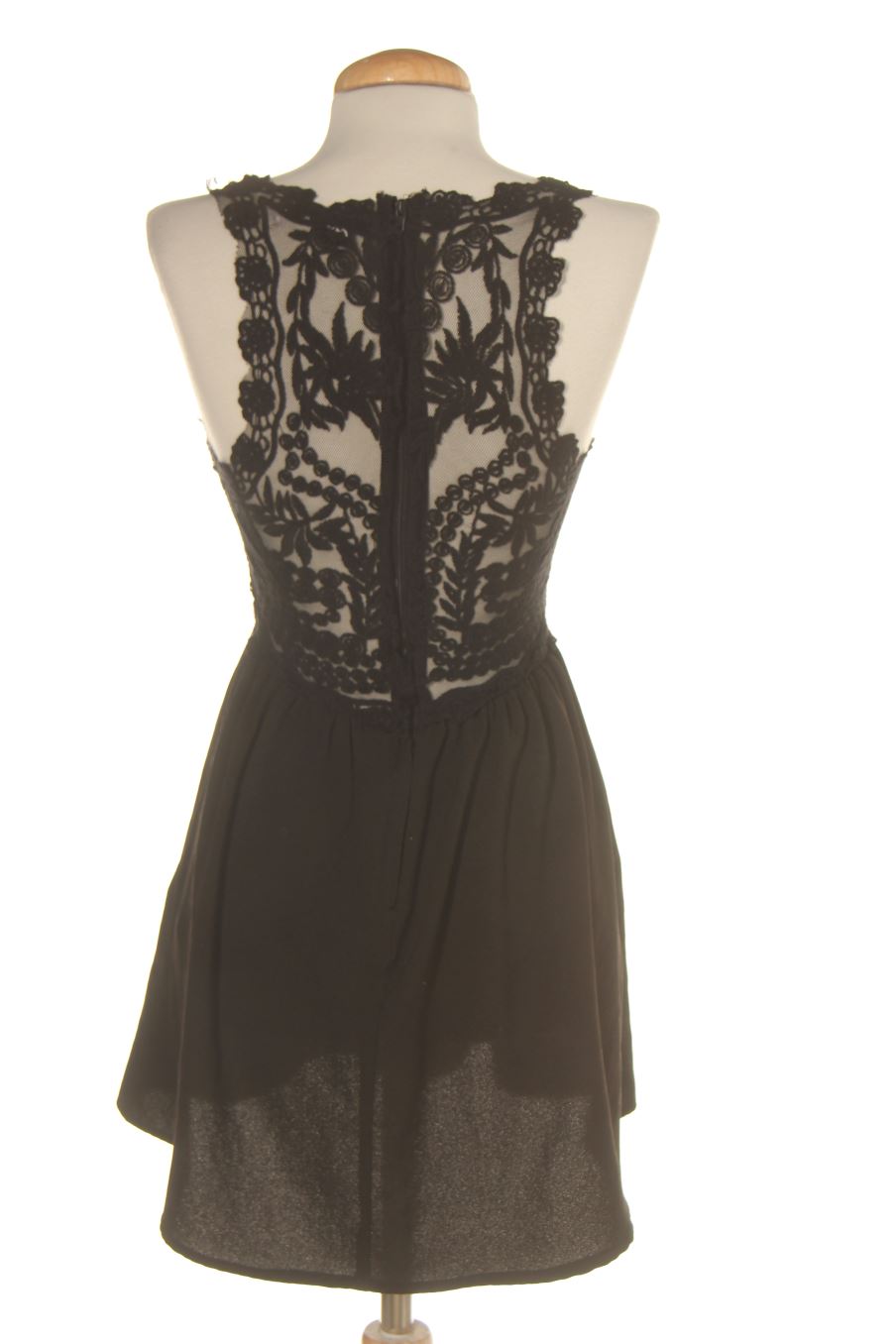Vestido casual de H&M de la talla 34, de color negro