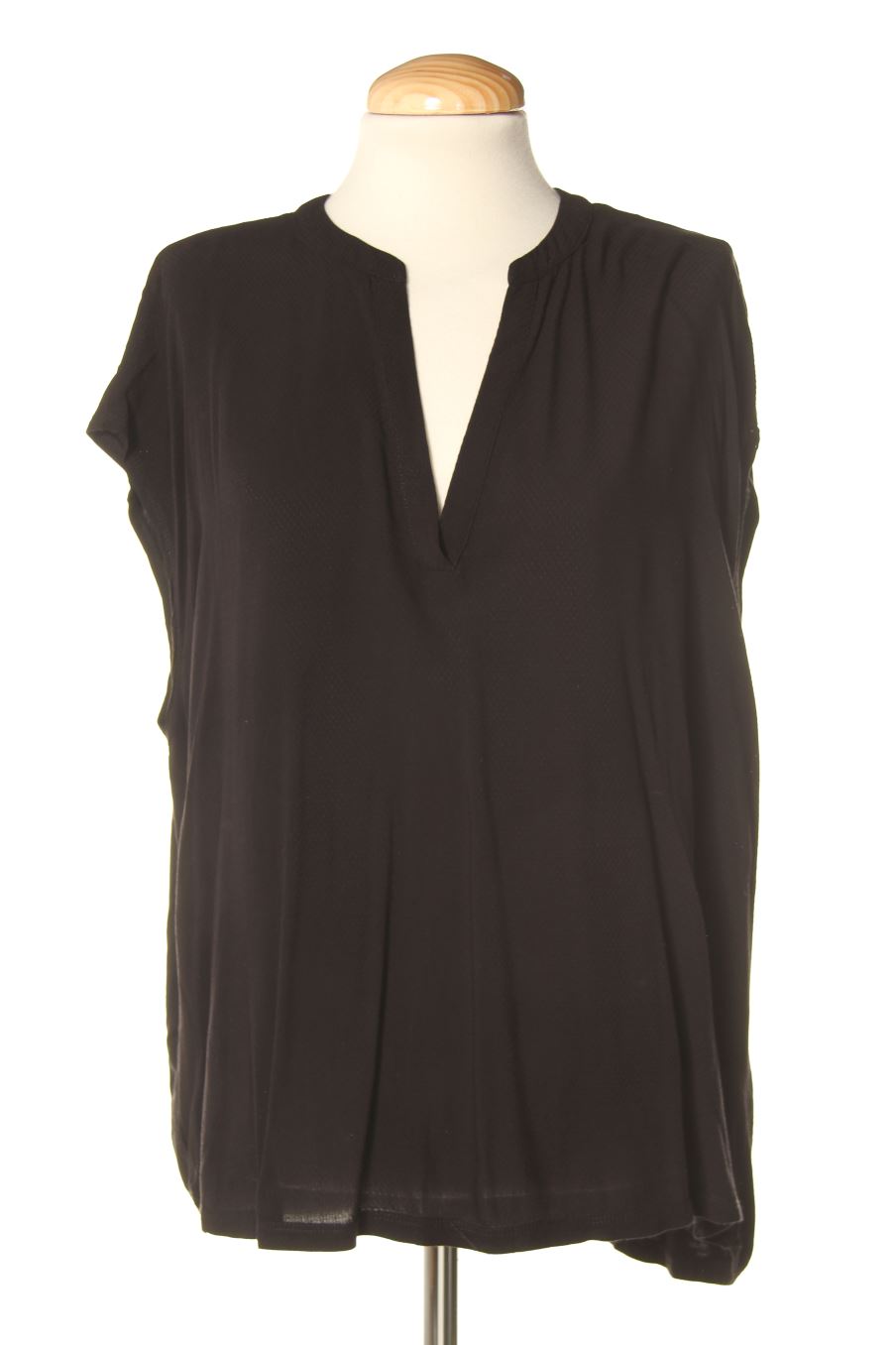 Blusa de manga corta de s.Oliver de la talla L, de color negro