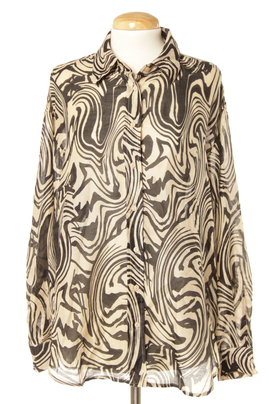 Camisa de Stradivarius de la talla S, de color negro