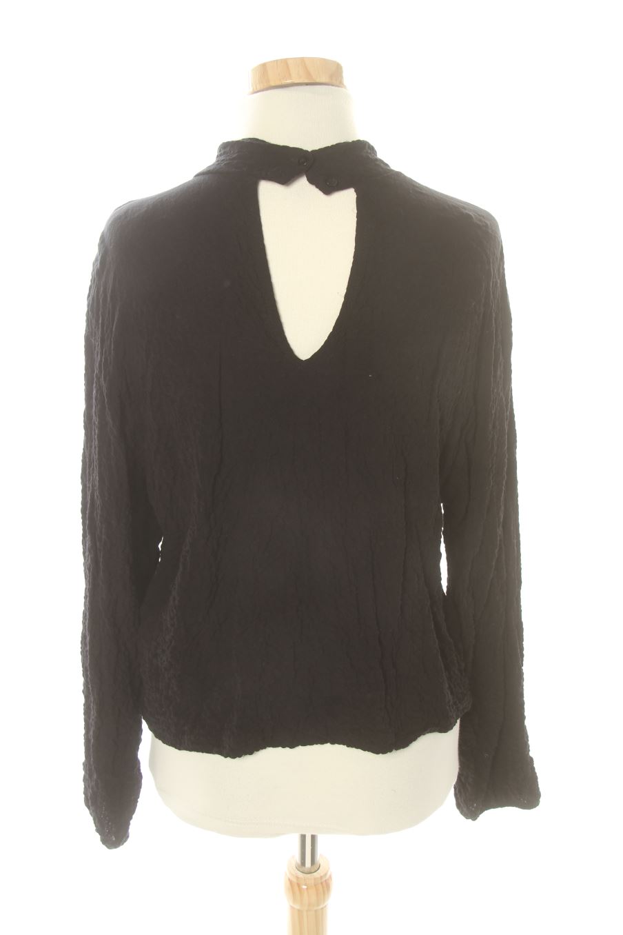 Blusa de manga larga de Zara de la talla S, de color negro