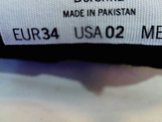 Jeans Bershka de la taille 34, de couleur noir de denim