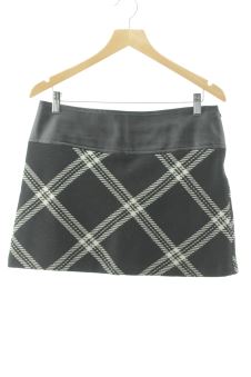 Falda 42 Fórmula Joven, foto 1 de 2