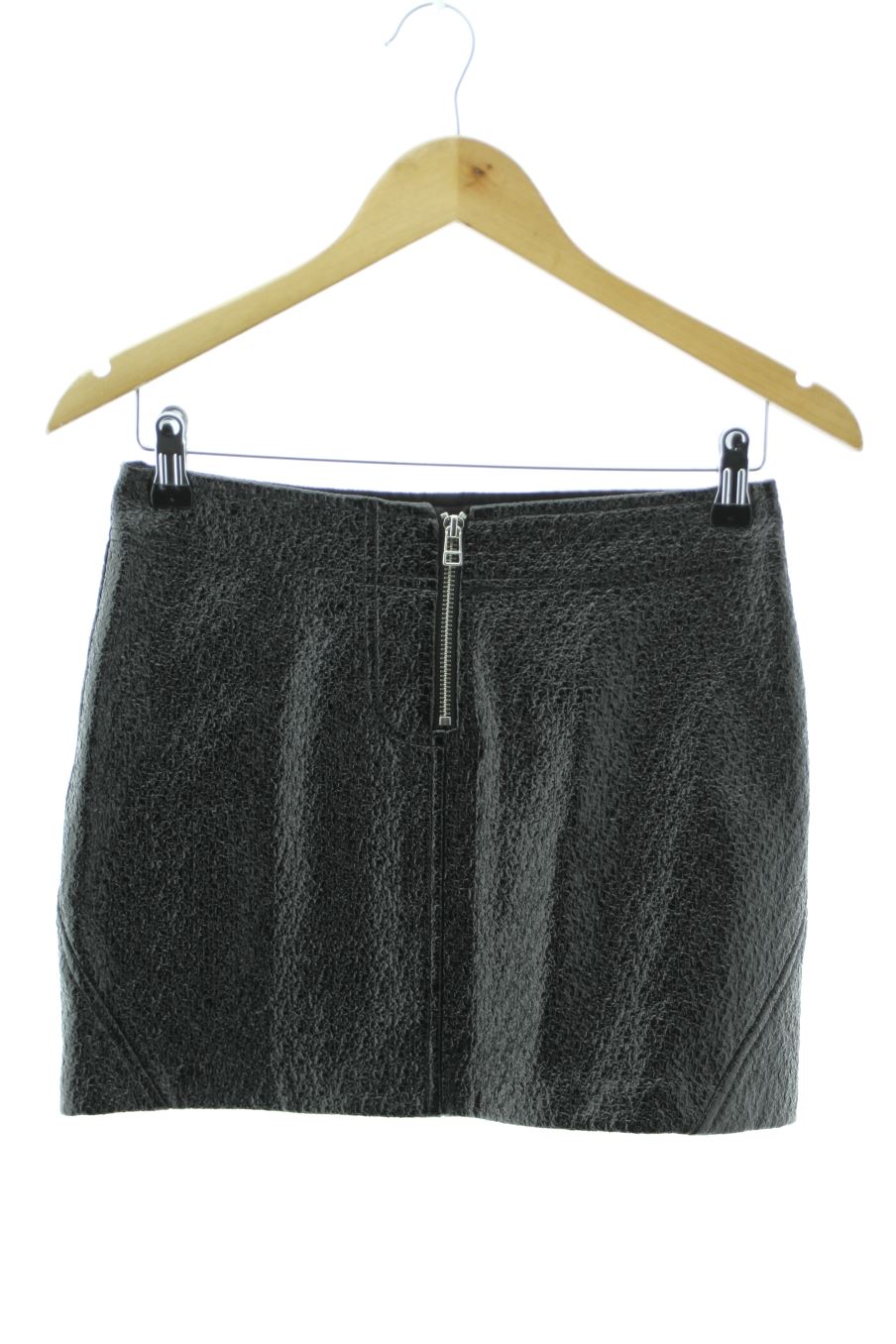 Falda de Zara de la talla S, de color negro