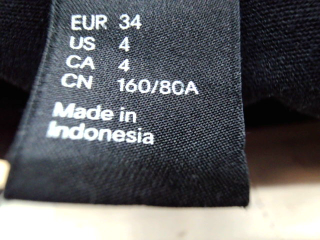 Jeans H&M de la taille 34, de couleur noir de denim