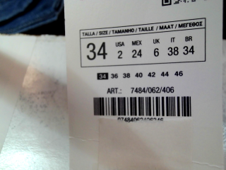 Jeans Zara de la taille 34, de couleur bleu de denim