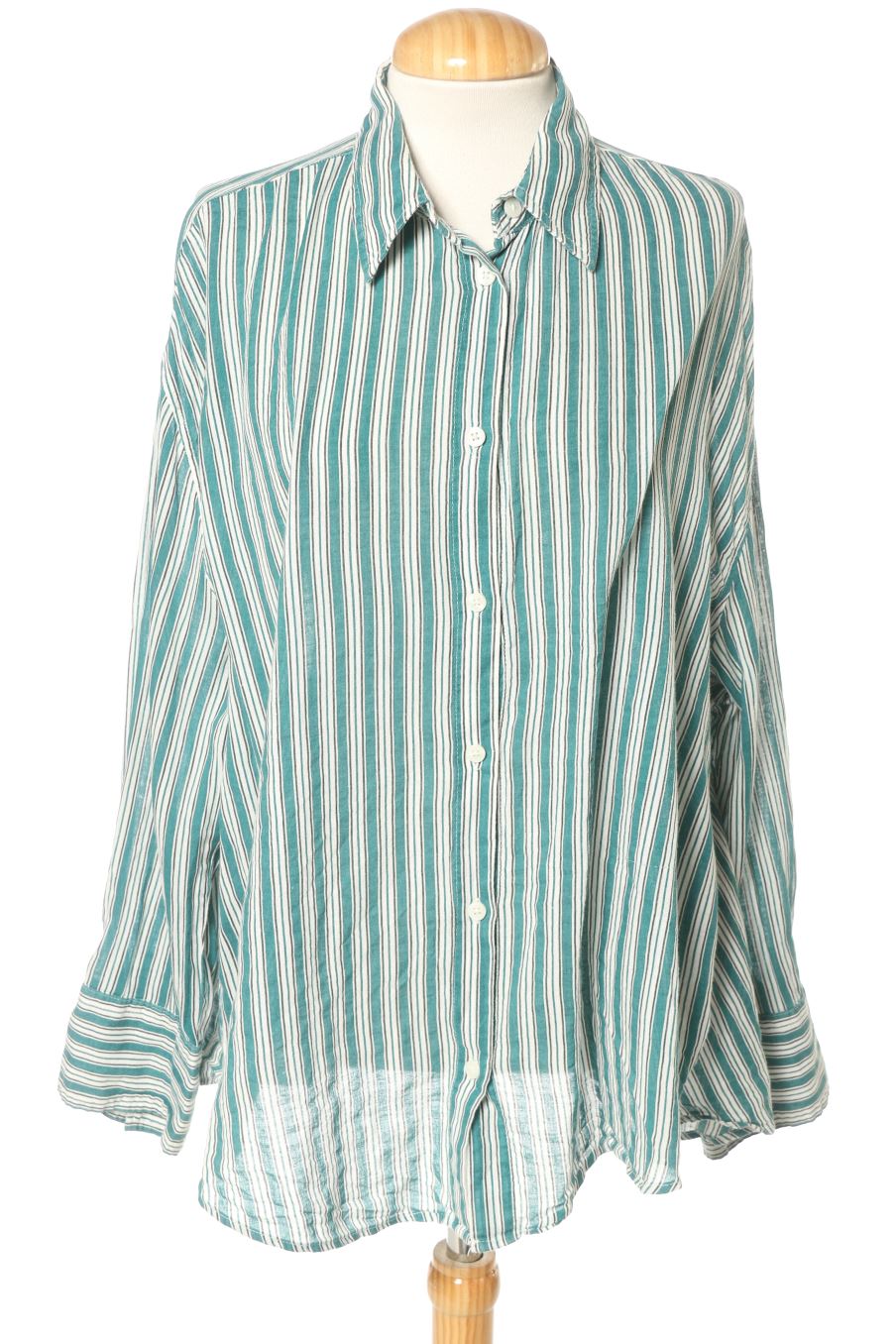 Camisa de Zara de la talla M, de color rayas