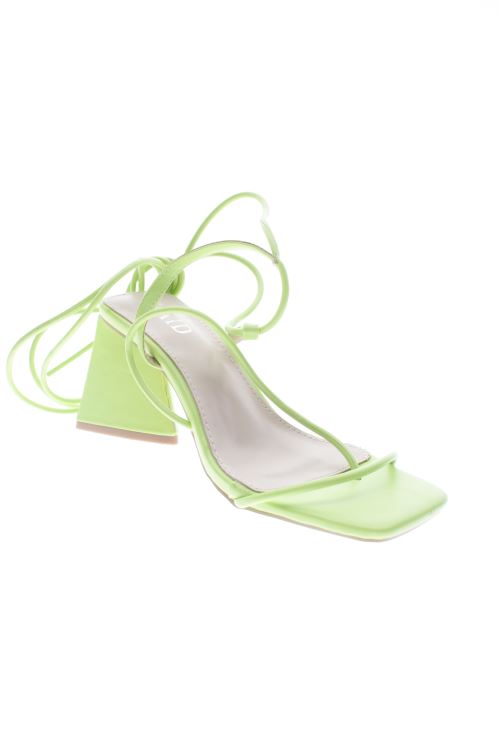 Sandalen mit Absatz