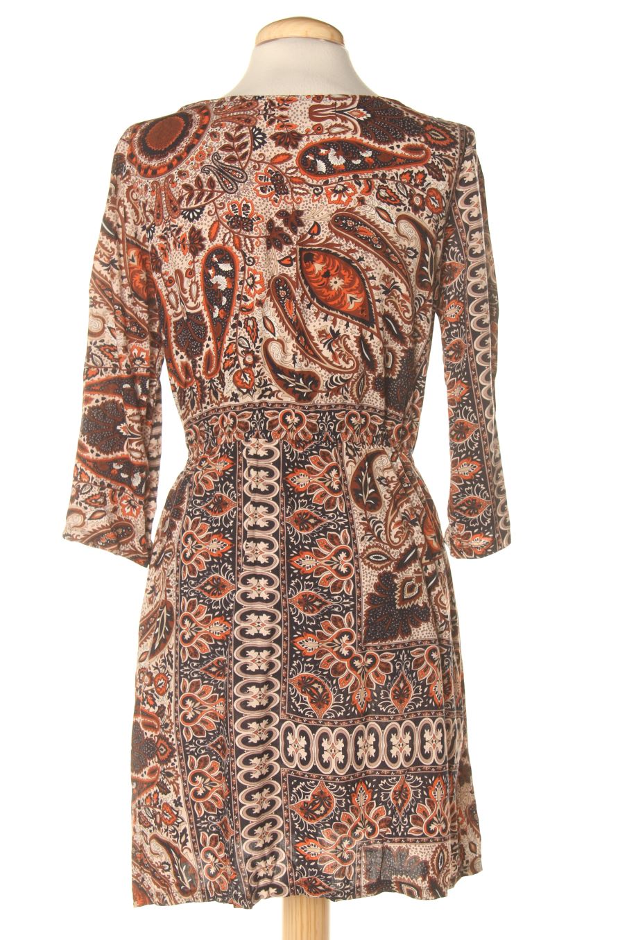 Robe casual Boohoo de la taille 38, de couleur imprimés