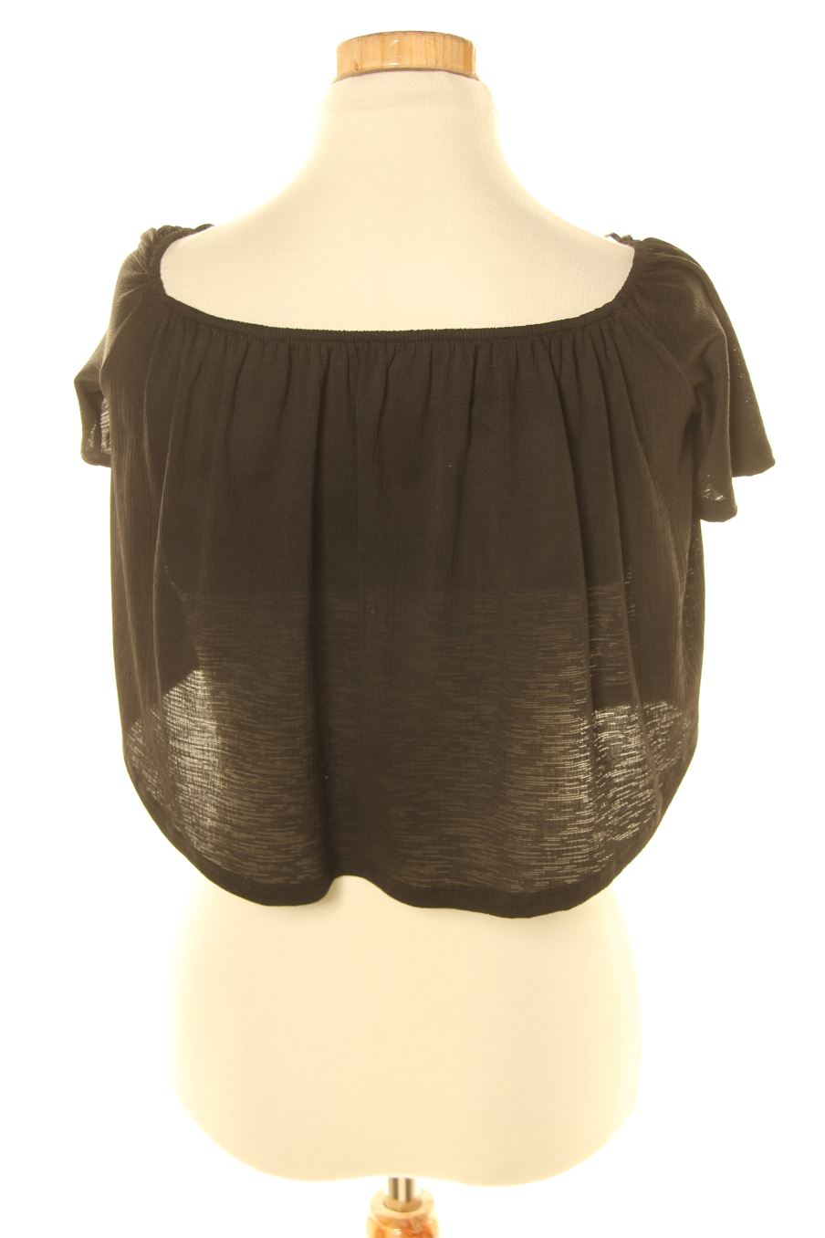 Top de Bershka de la talla S, de color negro
