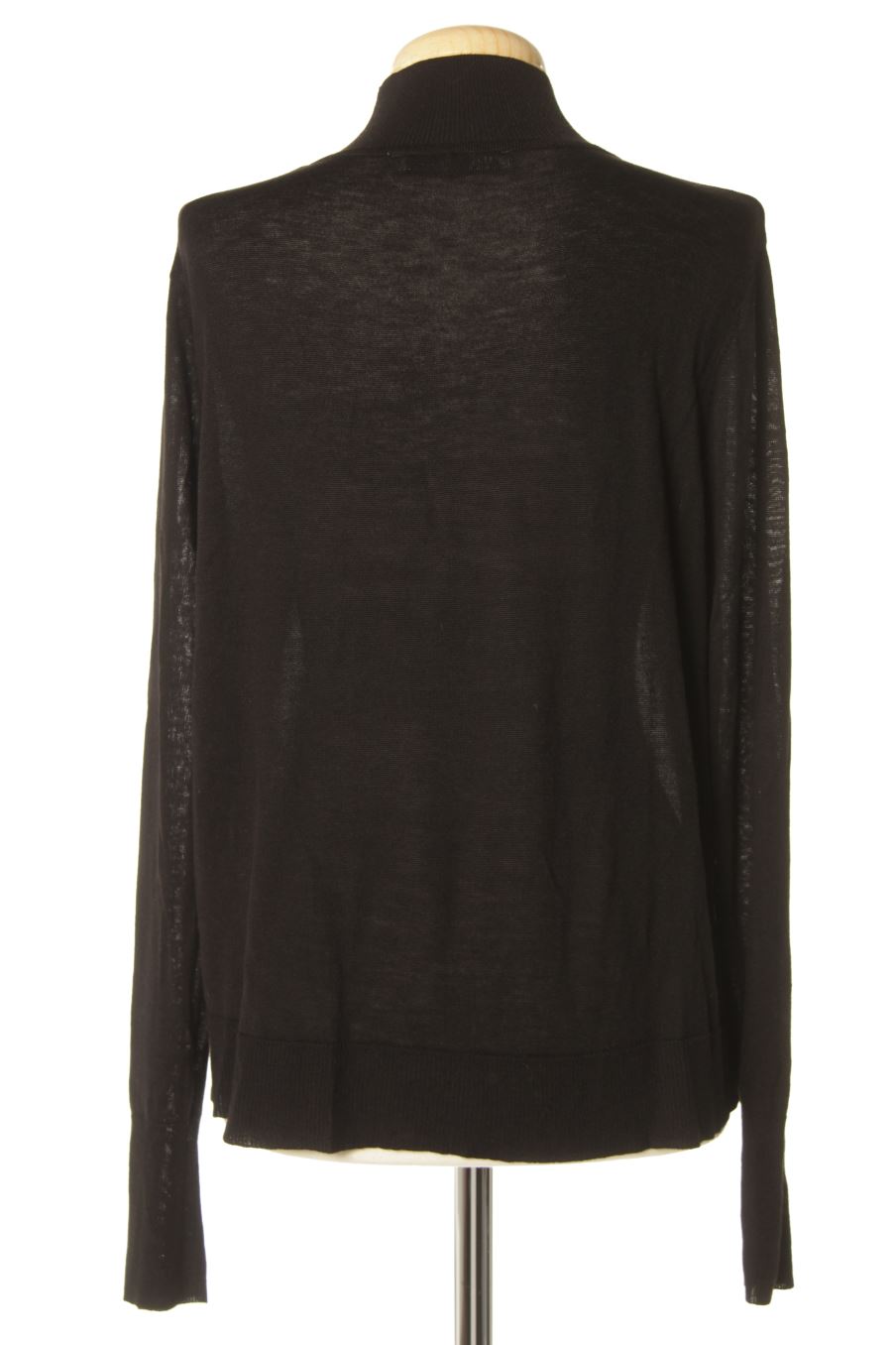 Pull Zara de la taille M, de couleur noir
