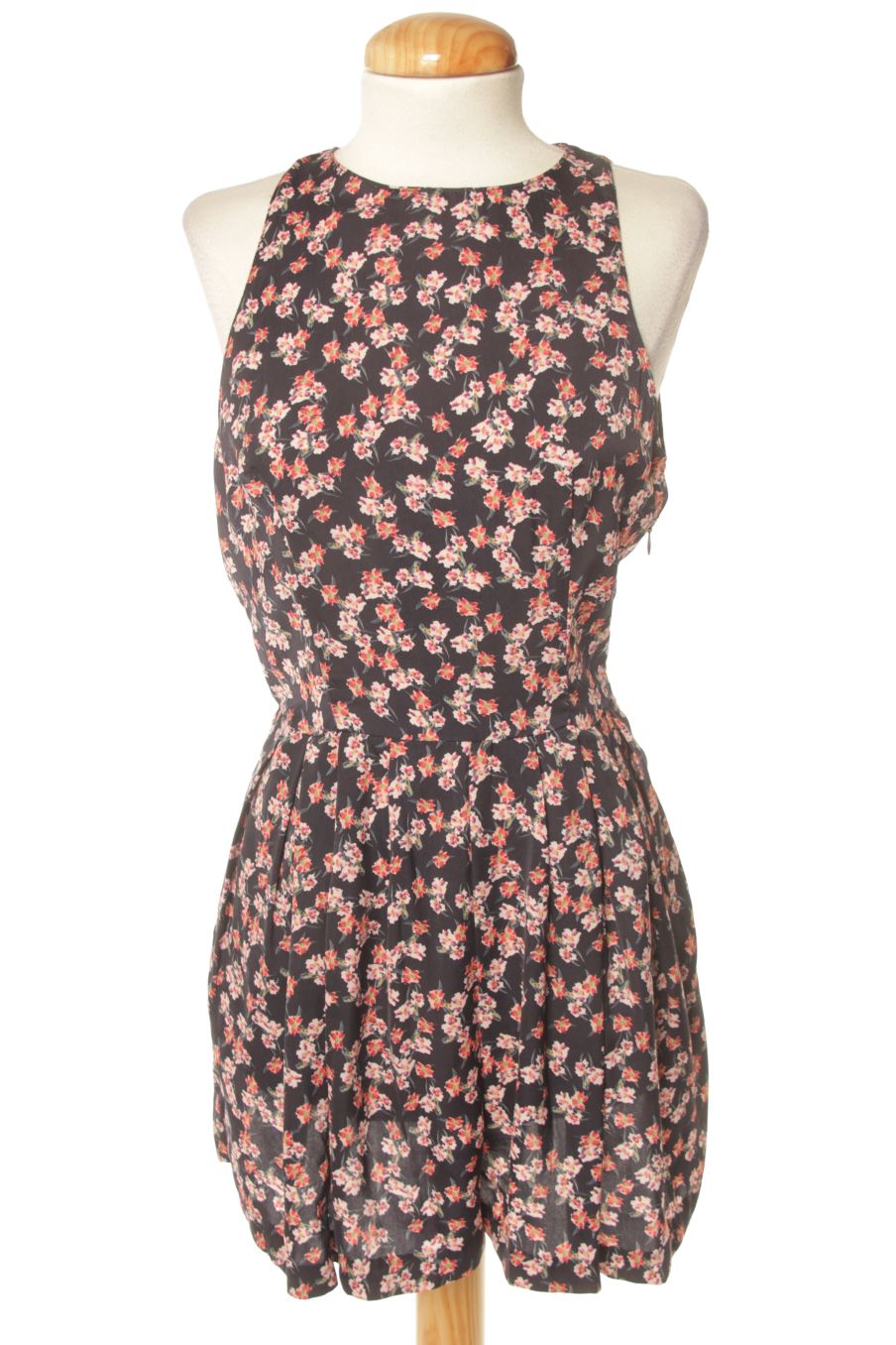 Mono de trf (ZARA) de la talla S, de color flores