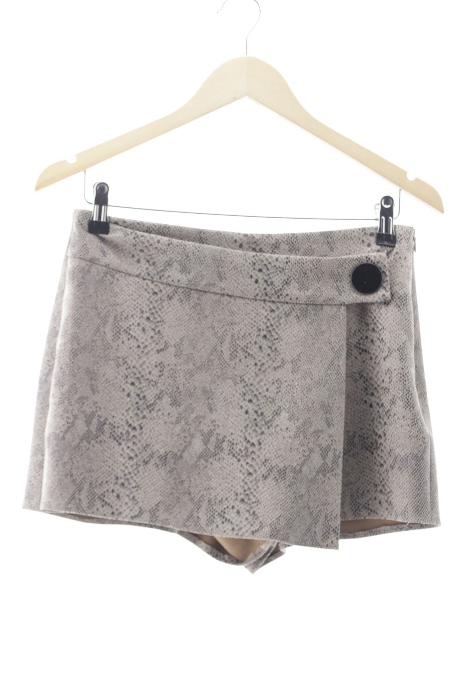 Shorts Zara de la taille M, de couleur animal print