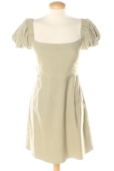 Vestido casual L Stradivarius, foto 1 de 2