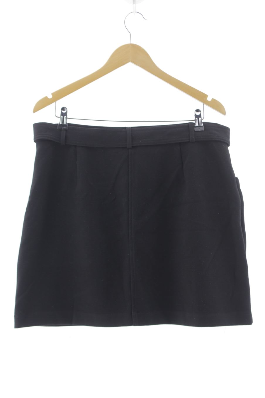 Jupe Monoprix de la taille 44, de couleur noir