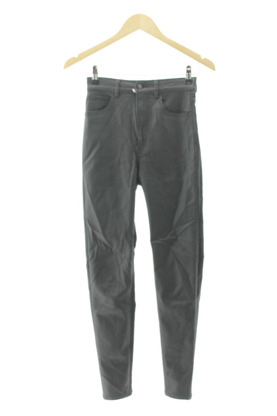 Pantalon Pull & Bear de la taille 36, de couleur noir de synthétique