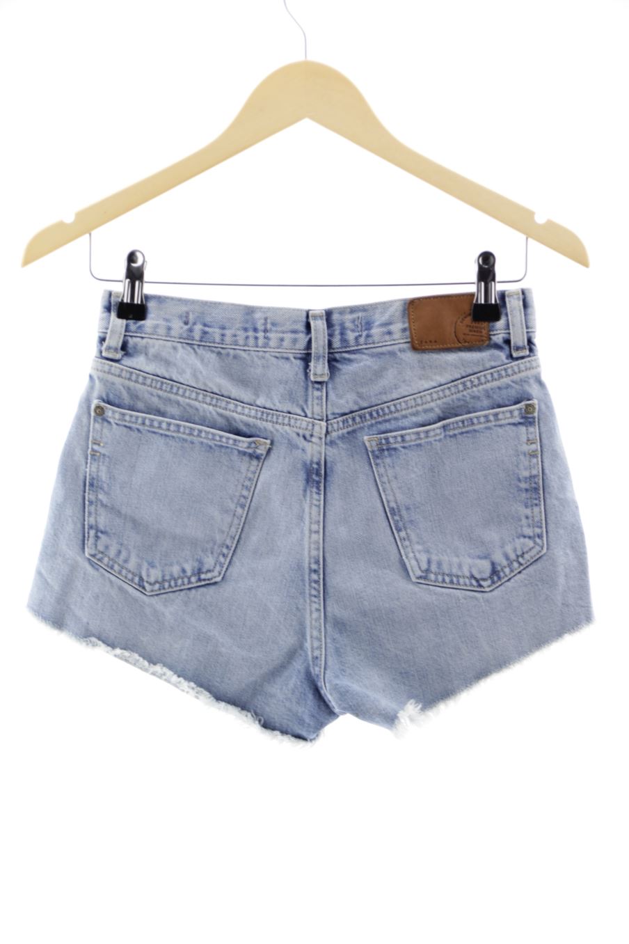 Shorts Zara de la taille 36, de couleur bleu de denim