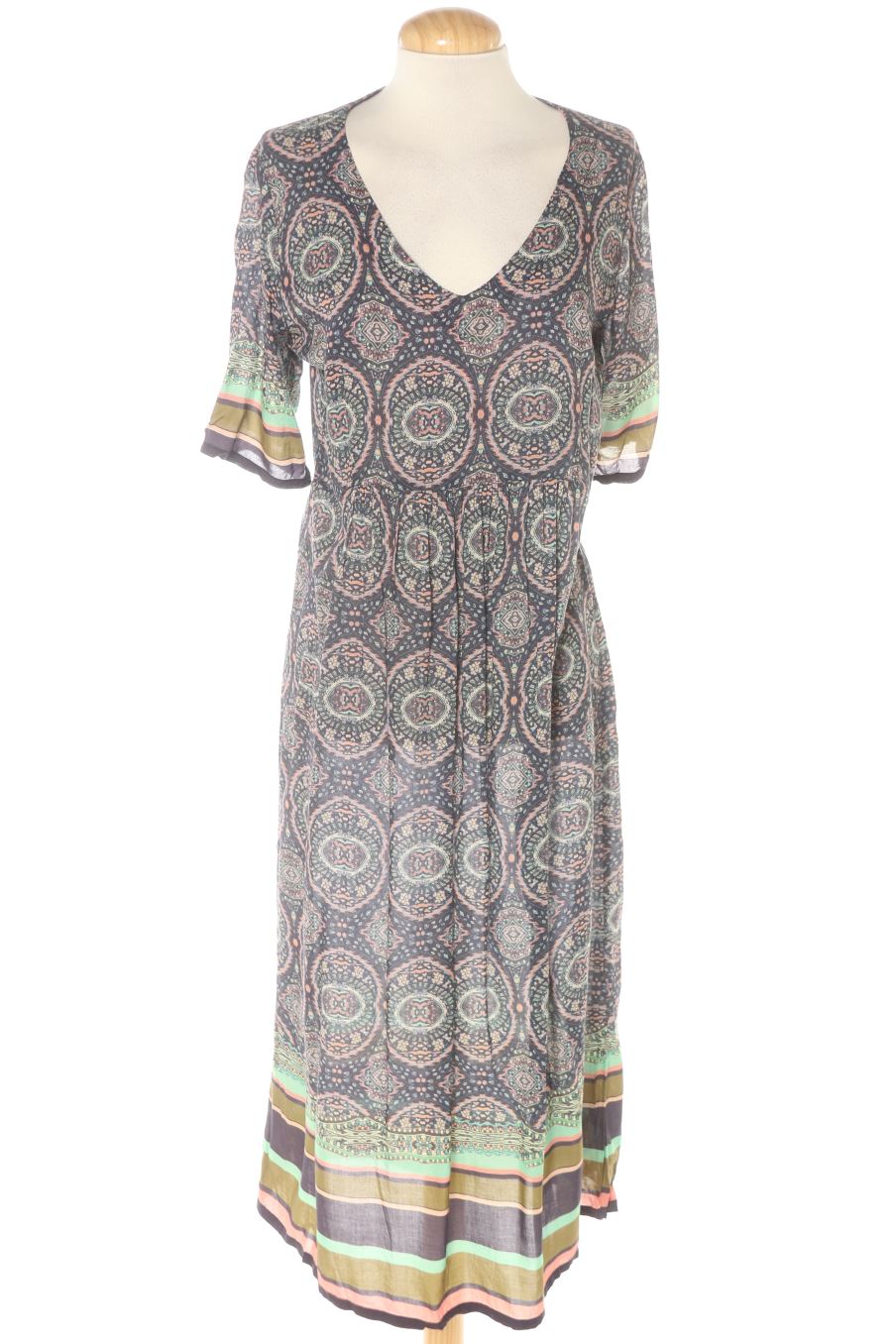 Vestido casual de Felix Mediano de la talla 42, de color estampado