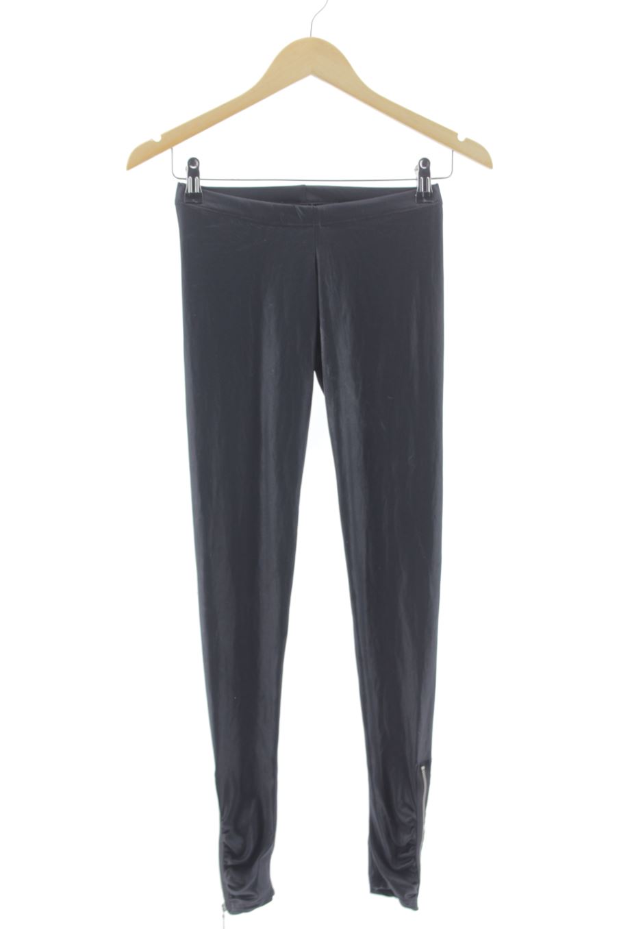 Leggings de Stradivarius de la talla S, de color nero