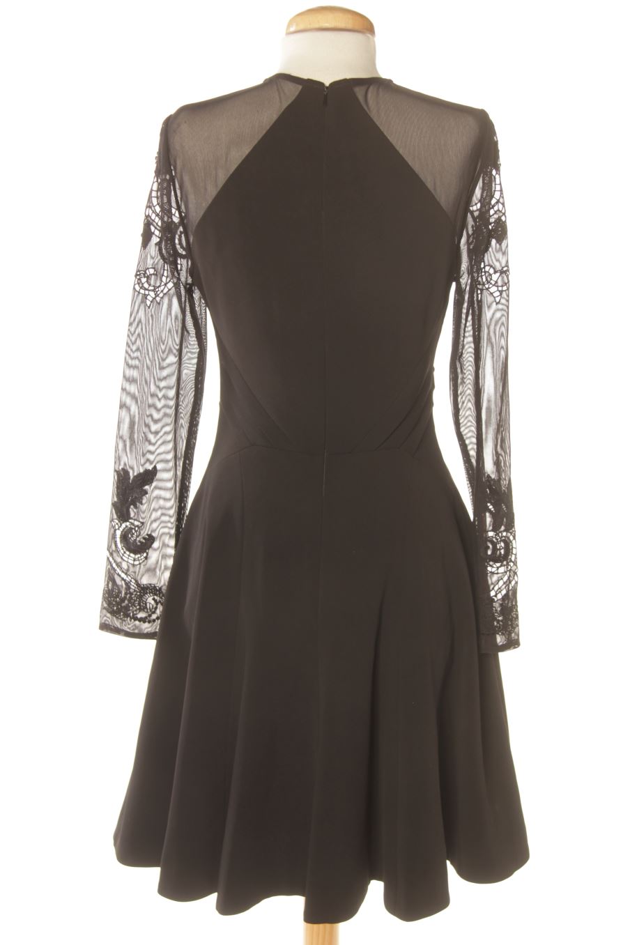 Vestido elegante de KAREN MILLEN de la talla 38, de color negro