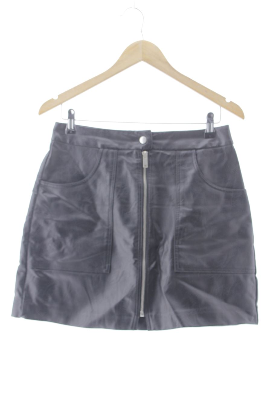 Falda de Stradivarius de la talla 40, de color negro de sintético