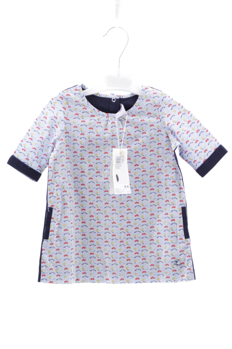 Robe casual Petit Bateau de la taille 6 mois avec une étiquette