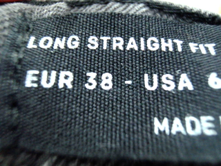 Jeans Stradivarius de la taille 38, de couleur noir de denim