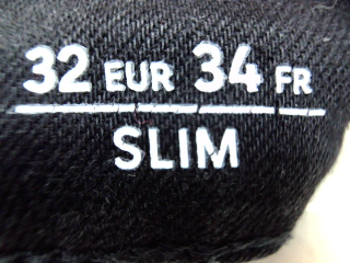 Jeans C&A de la taille 32, de couleur noir de denim