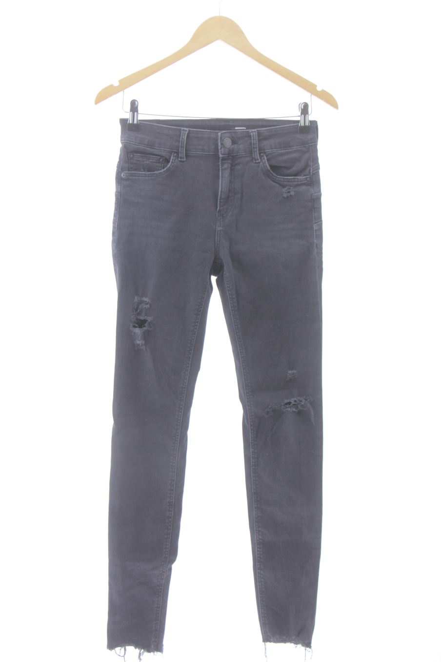 Vaquero de Bershka de la talla 36, de color gris de ropa vaquera