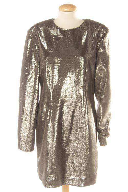 Aufwändiges Kleid