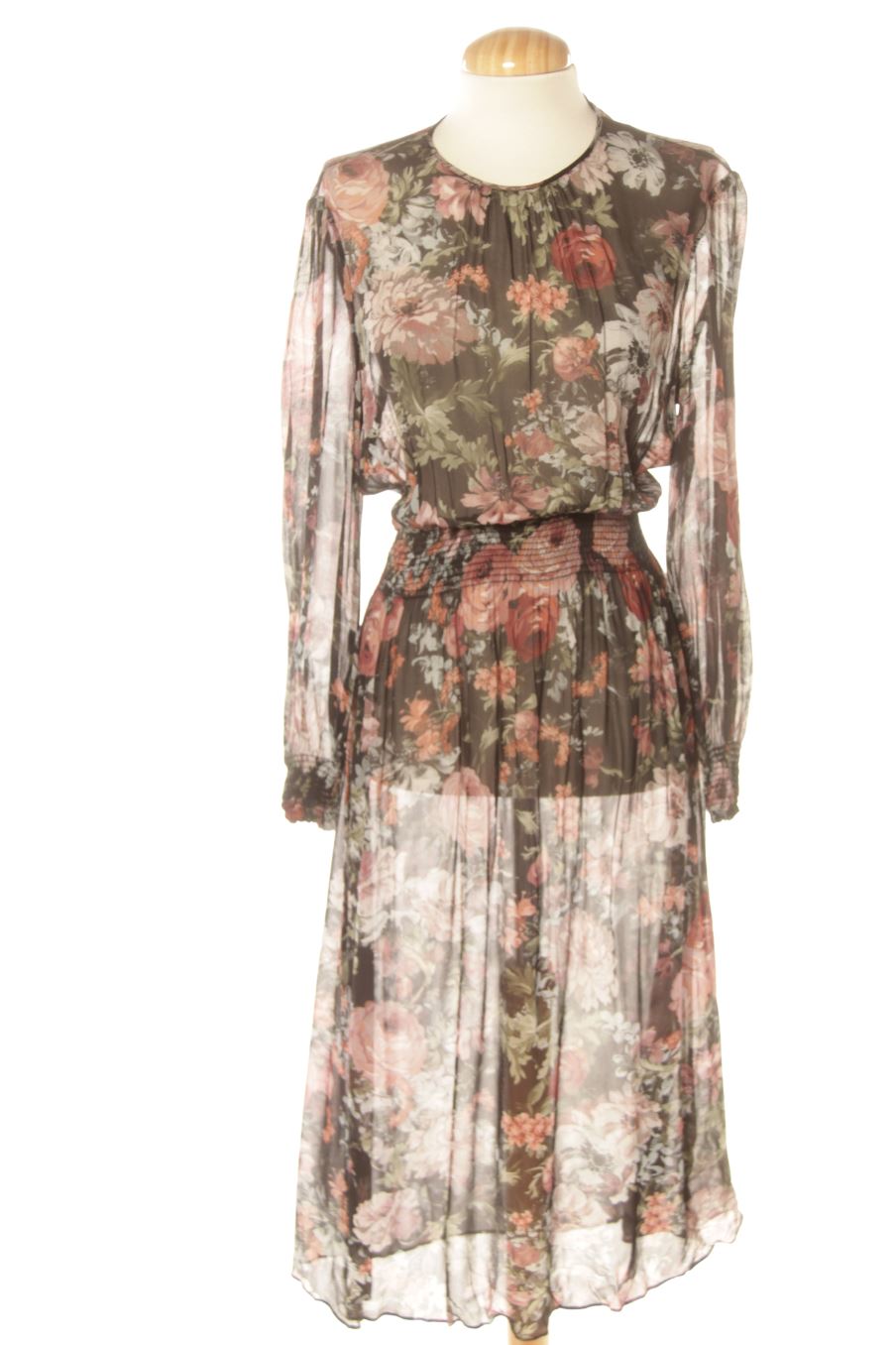 Robe casual Zara de la taille M, de couleur fleurs