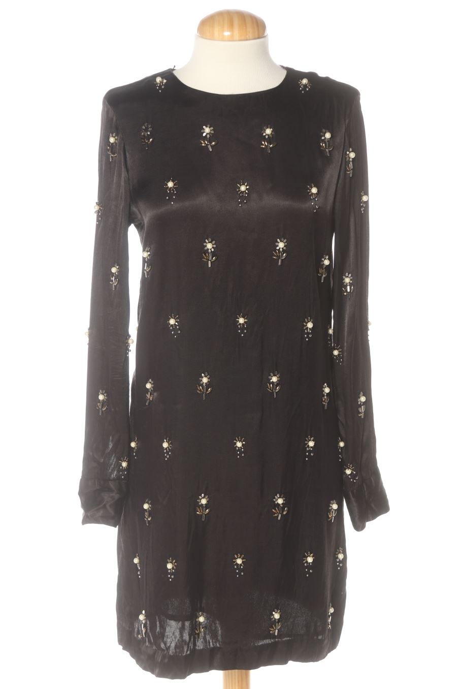 Robe casual Zara de la taille S, de couleur noir