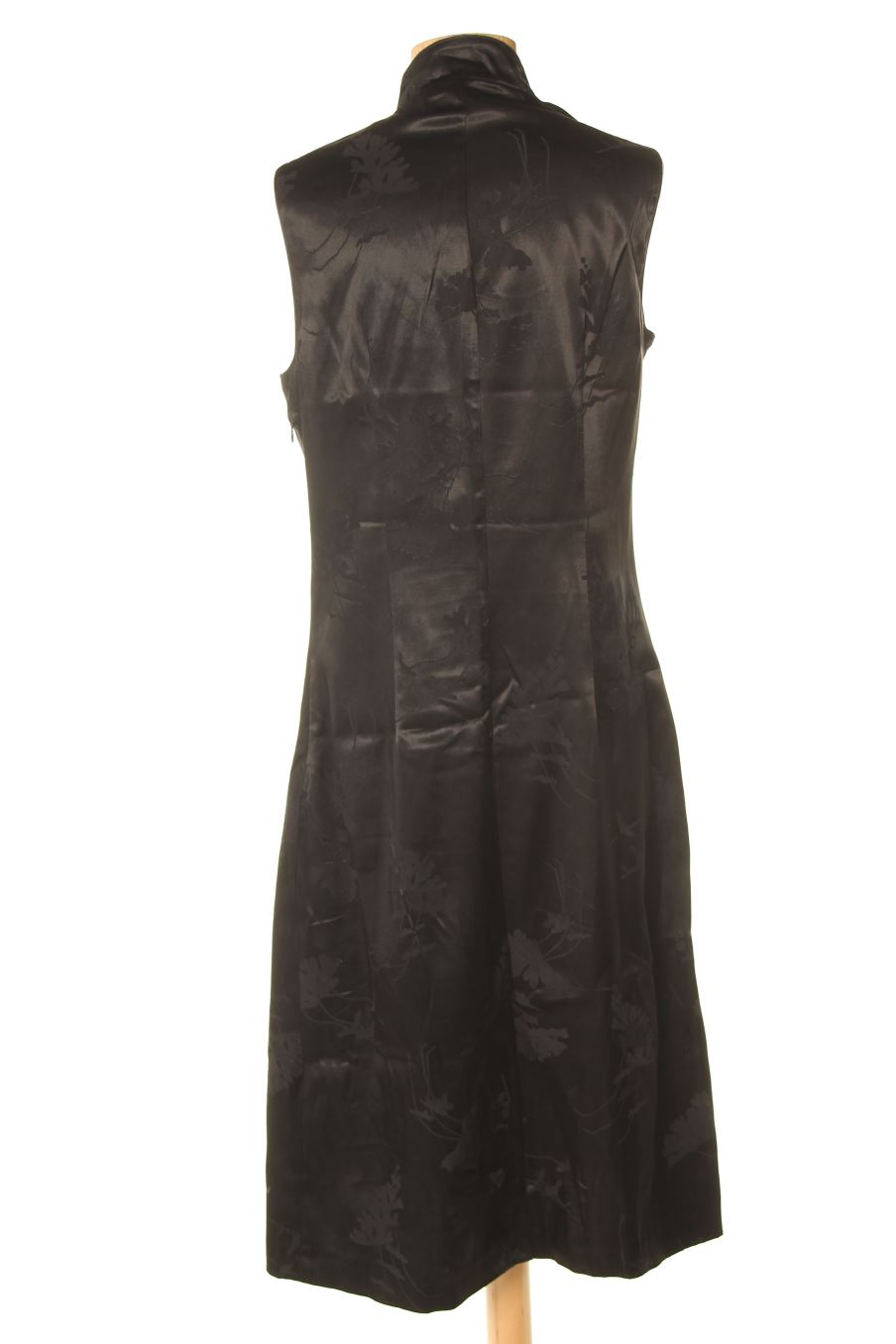 Robe Caroll de la taille 40, de couleur noir