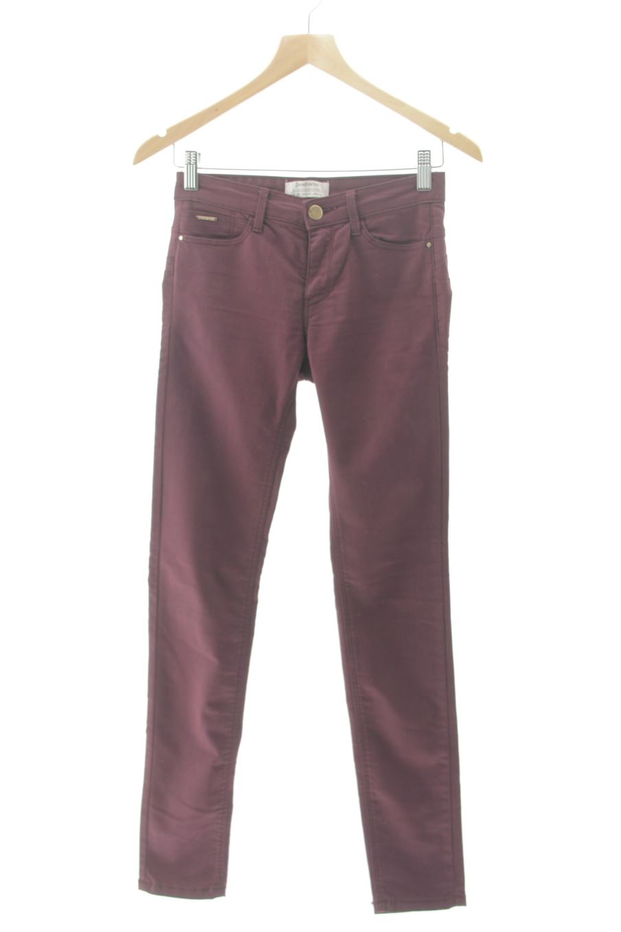Jeans Stradivarius de la taille 34, de couleur bordeaux