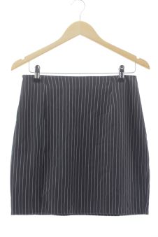 Aufwändiger Rock 38 PRETTYLITTLETHING