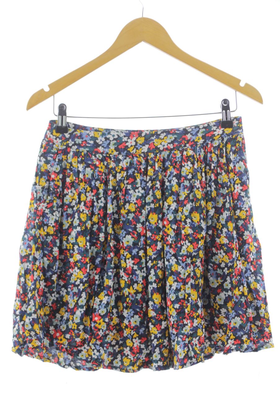 Jupe Monoprix de la taille 38, de couleur fleurs