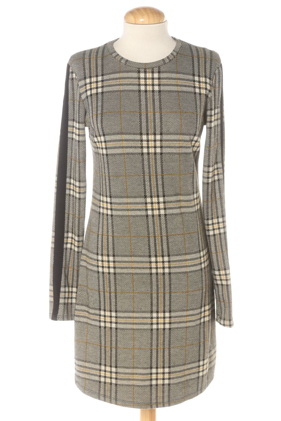 Robe casual Bershka de la taille M, de couleur carreaux
