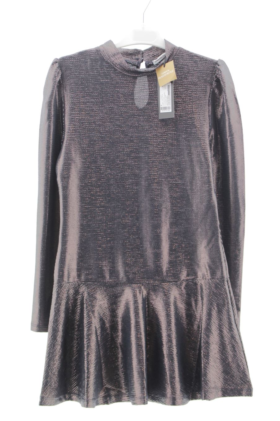 Robe Monoprix de la taille 12 ans avec une étiquette